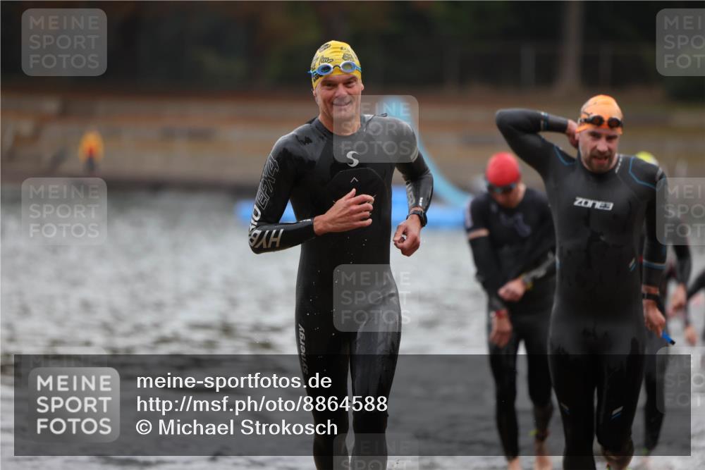 14.09.2025 - Stadtparktriathlon Michael Strokosch http://msf.ph/oto/8864588 14.09.2025 08:53:03 Schwimmen 303, 306, 313, 319, 359, 367 meine-sportfotos.de