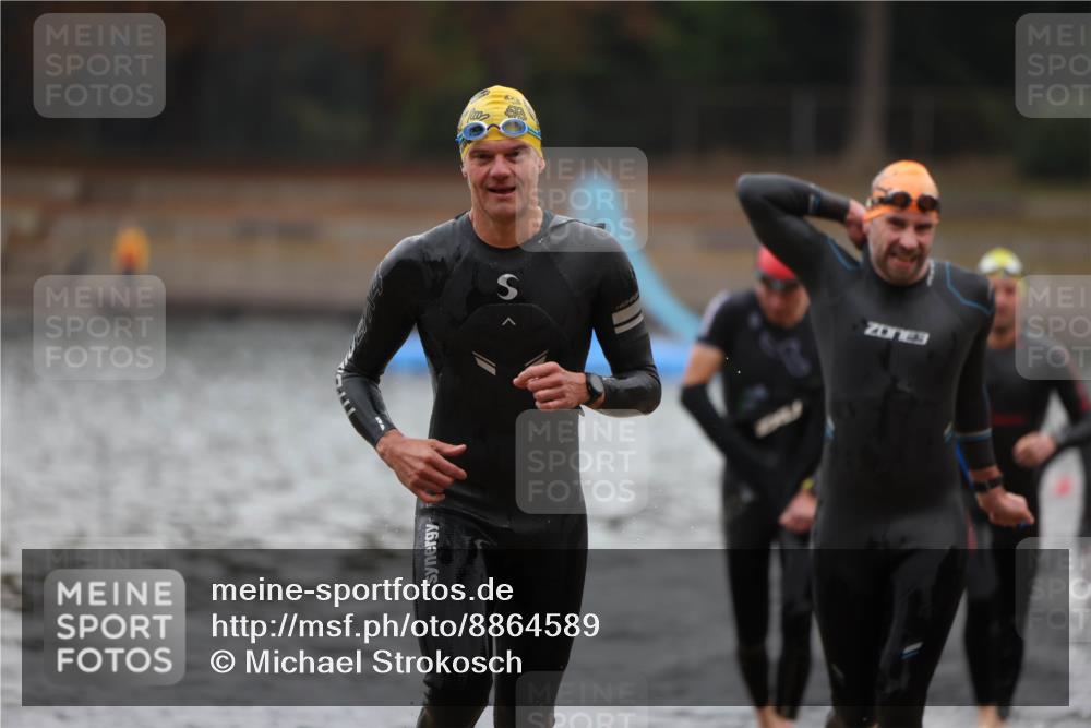 14.09.2025 - Stadtparktriathlon Michael Strokosch http://msf.ph/oto/8864589 14.09.2025 08:53:03 Schwimmen 303, 306, 313, 319, 359, 367 meine-sportfotos.de