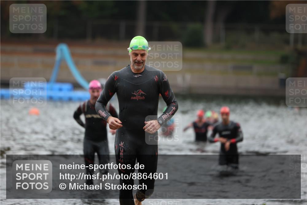 14.09.2025 - Stadtparktriathlon Michael Strokosch http://msf.ph/oto/8864601 14.09.2025 08:53:11 Schwimmen 303, 306, 317, 359, 367, 378 meine-sportfotos.de