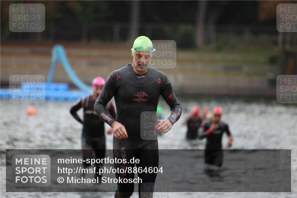 14.09.2025 - Stadtparktriathlon Michael Strokosch http://msf.ph/oto/8864604 14.09.2025 08:53:11 Schwimmen 303, 306, 317, 359, 367, 378 meine-sportfotos.de