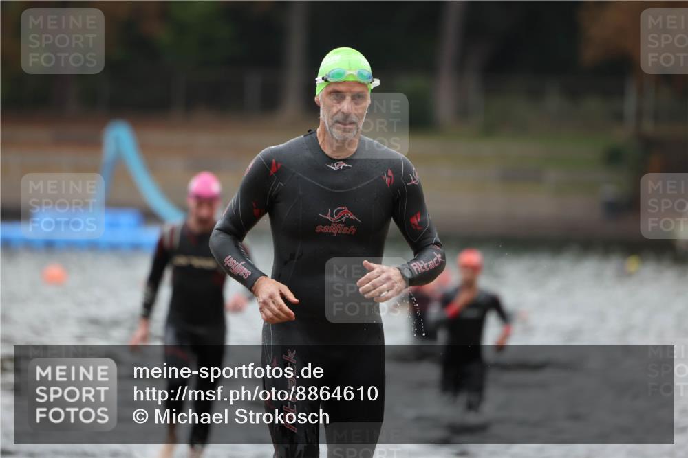 14.09.2025 - Stadtparktriathlon Michael Strokosch http://msf.ph/oto/8864610 14.09.2025 08:53:12 Schwimmen 303, 306, 317, 359, 367, 378 meine-sportfotos.de