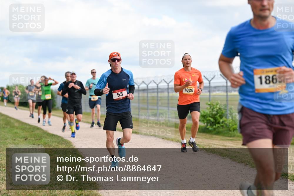 14.09.2025 - Airport Race Dr. Thomas Lammeyer http://msf.ph/oto/8864647 14.09.2025 12:04:47 Laufen 53, 1865, 1828 meine-sportfotos.de