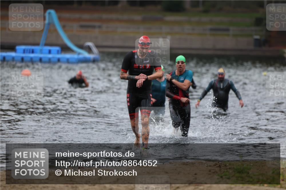 14.09.2025 - Stadtparktriathlon Michael Strokosch http://msf.ph/oto/8864652 14.09.2025 08:53:24 Schwimmen 356, 357, 476 meine-sportfotos.de