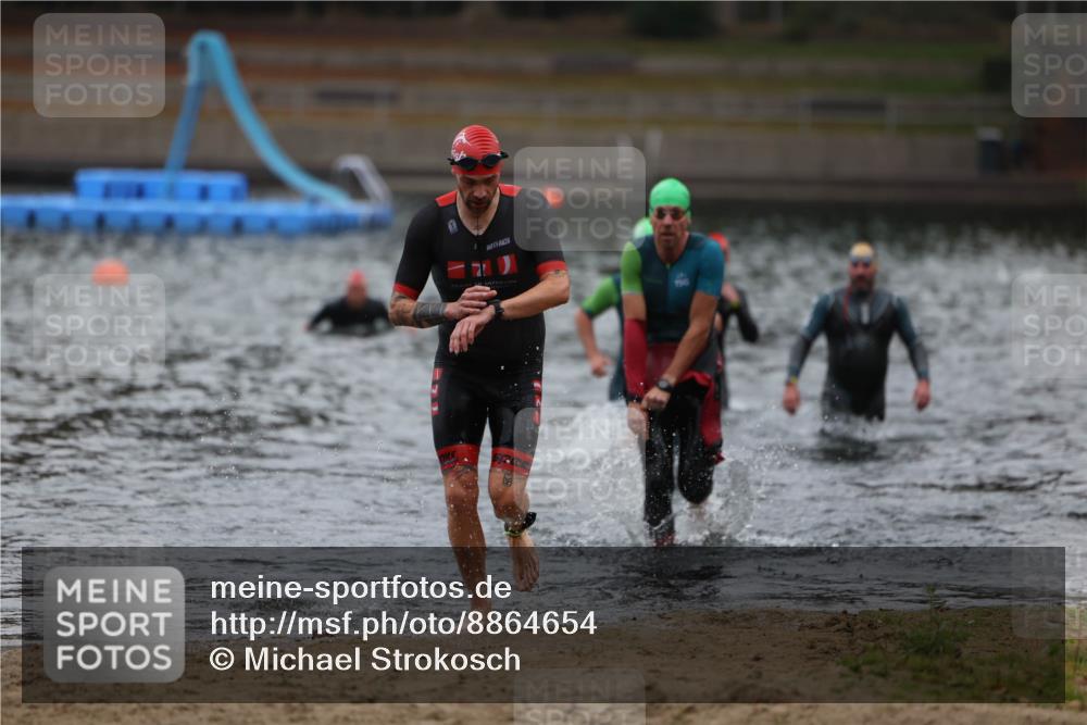 14.09.2025 - Stadtparktriathlon Michael Strokosch http://msf.ph/oto/8864654 14.09.2025 08:53:25 Schwimmen 356, 357, 476 meine-sportfotos.de