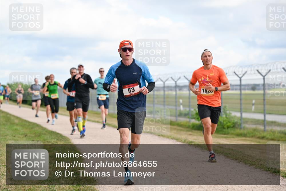 14.09.2025 - Airport Race Dr. Thomas Lammeyer http://msf.ph/oto/8864655 14.09.2025 12:04:48 Laufen 53, 1820 meine-sportfotos.de