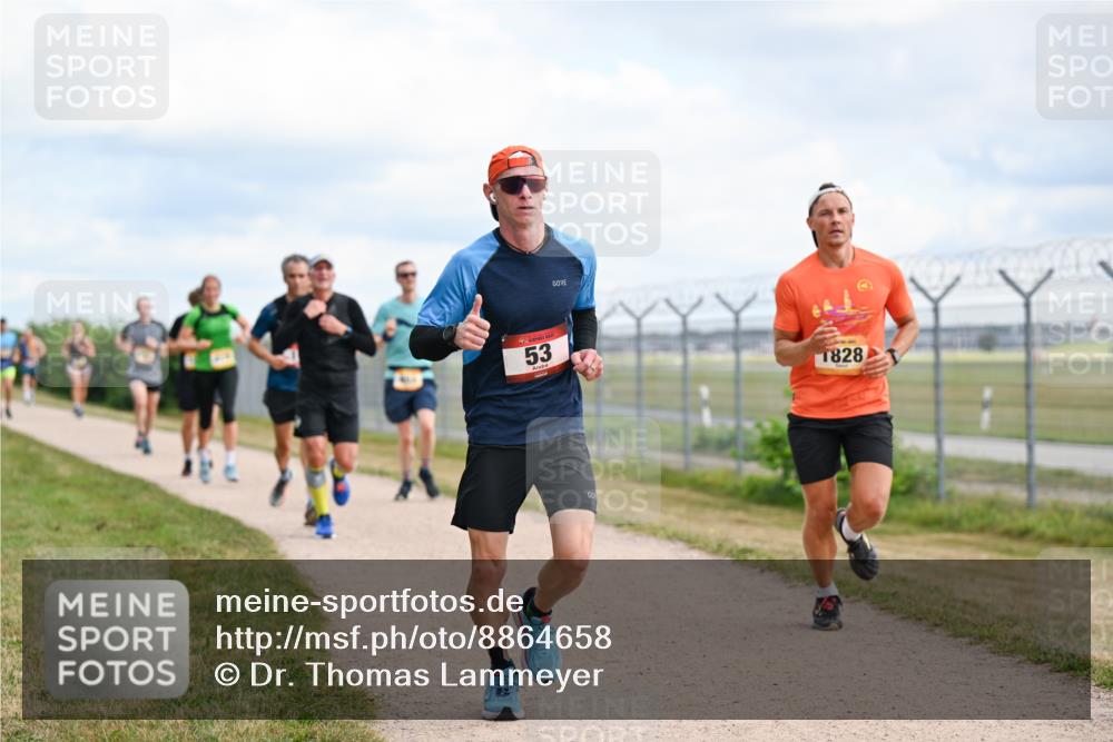 14.09.2025 - Airport Race Dr. Thomas Lammeyer http://msf.ph/oto/8864658 14.09.2025 12:04:48 Laufen 53, 1828 meine-sportfotos.de