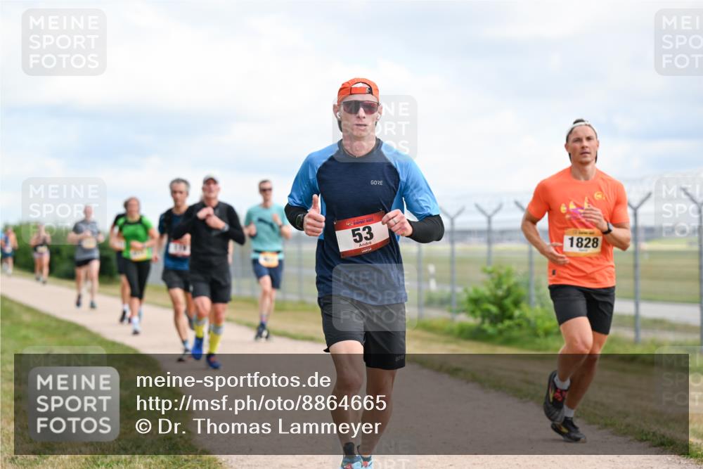 14.09.2025 - Airport Race Dr. Thomas Lammeyer http://msf.ph/oto/8864665 14.09.2025 12:04:48 Laufen 53, 1828 meine-sportfotos.de