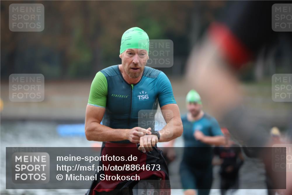 14.09.2025 - Stadtparktriathlon Michael Strokosch http://msf.ph/oto/8864673 14.09.2025 08:53:31 Schwimmen 346, 356, 357, 476, 480 meine-sportfotos.de