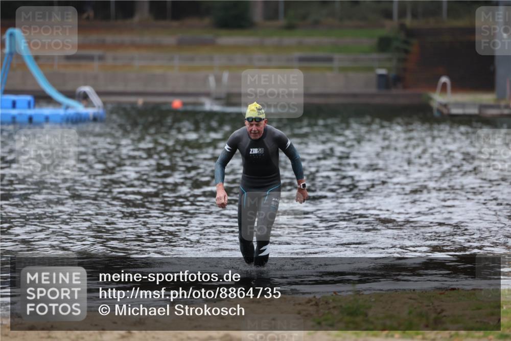 14.09.2025 - Stadtparktriathlon Michael Strokosch http://msf.ph/oto/8864735 14.09.2025 08:54:20 Schwimmen 302 meine-sportfotos.de