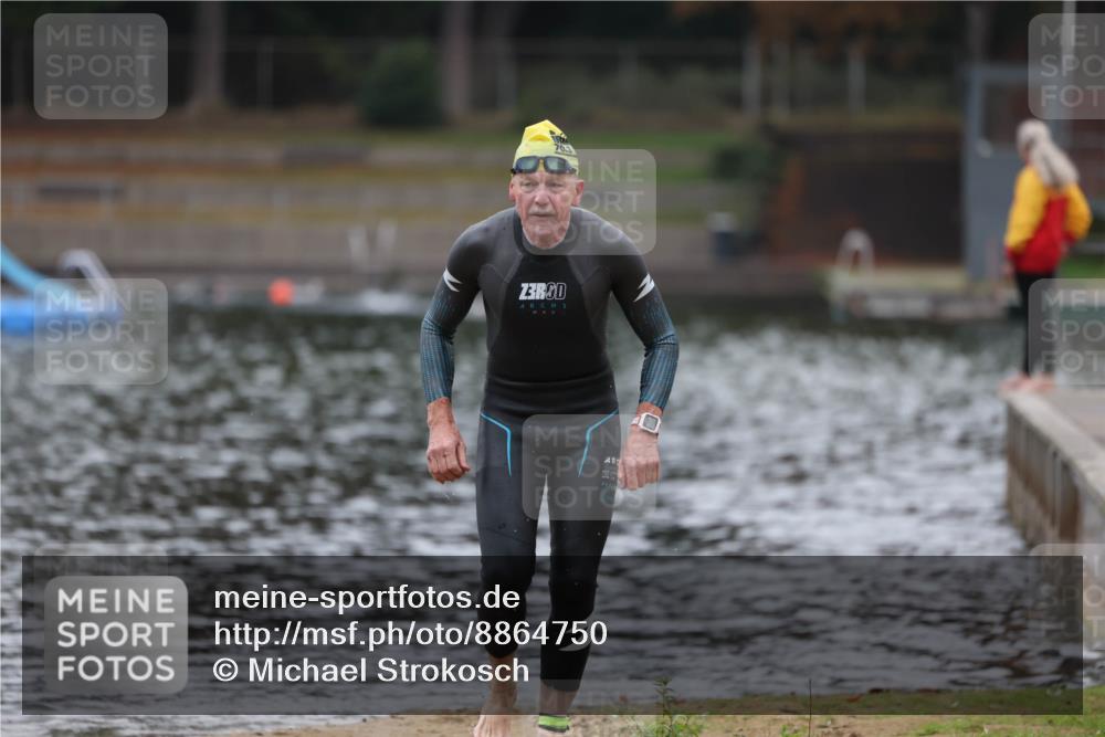 14.09.2025 - Stadtparktriathlon Michael Strokosch http://msf.ph/oto/8864750 14.09.2025 08:54:25 Schwimmen 302 meine-sportfotos.de