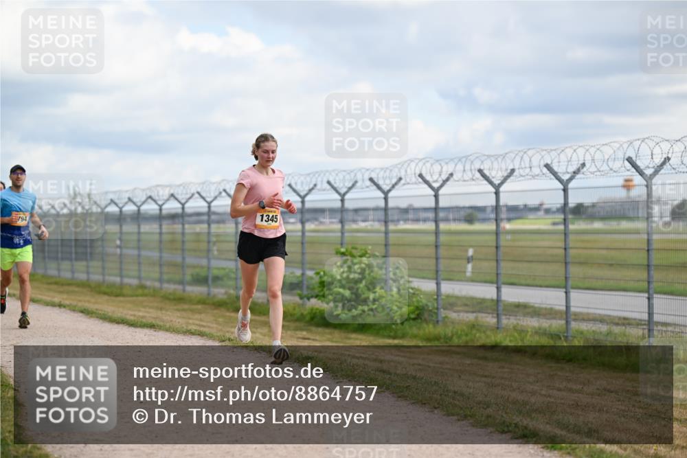 14.09.2025 - Airport Race Dr. Thomas Lammeyer http://msf.ph/oto/8864757 14.09.2025 12:04:56 Laufen 94, 1345 meine-sportfotos.de