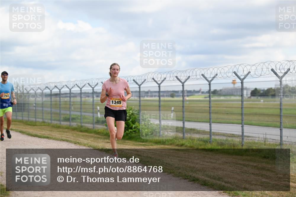 14.09.2025 - Airport Race Dr. Thomas Lammeyer http://msf.ph/oto/8864768 14.09.2025 12:04:56 Laufen 794, 1345 meine-sportfotos.de