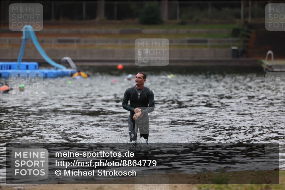 14.09.2025 - Stadtparktriathlon Michael Strokosch http://msf.ph/oto/8864779 14.09.2025 08:57:09 Schwimmen 338 meine-sportfotos.de