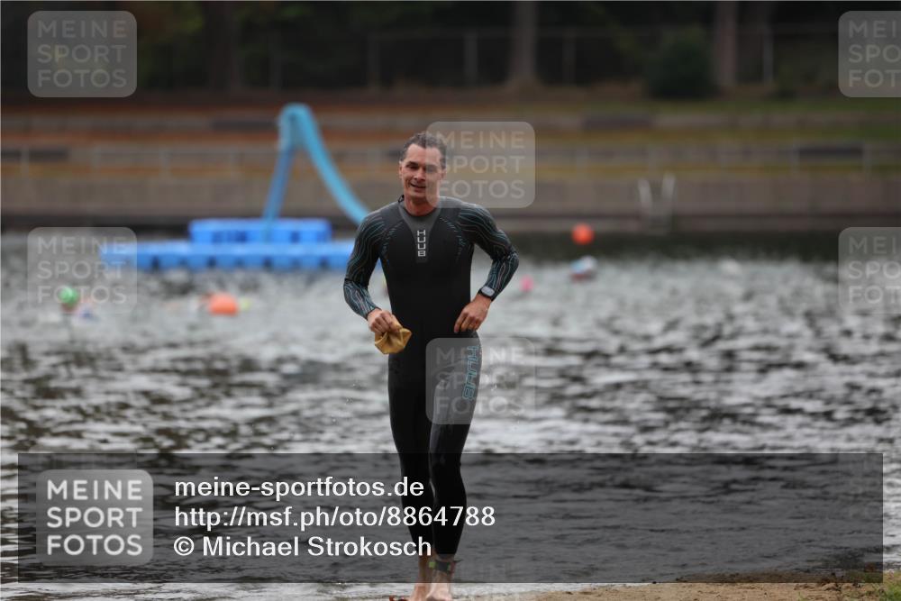 14.09.2025 - Stadtparktriathlon Michael Strokosch http://msf.ph/oto/8864788 14.09.2025 08:57:14 Schwimmen 338 meine-sportfotos.de
