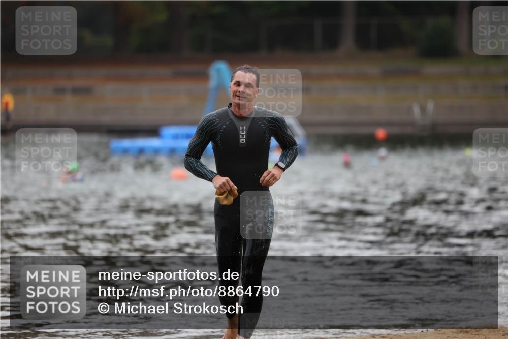 14.09.2025 - Stadtparktriathlon Michael Strokosch http://msf.ph/oto/8864790 14.09.2025 08:57:15 Schwimmen 338 meine-sportfotos.de