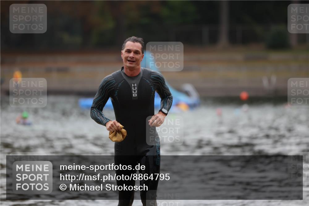 14.09.2025 - Stadtparktriathlon Michael Strokosch http://msf.ph/oto/8864795 14.09.2025 08:57:16 Schwimmen 338 meine-sportfotos.de