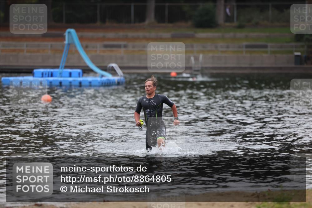 14.09.2025 - Stadtparktriathlon Michael Strokosch http://msf.ph/oto/8864805 14.09.2025 08:58:19 Schwimmen 311 meine-sportfotos.de