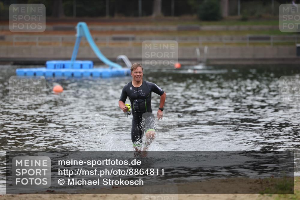 14.09.2025 - Stadtparktriathlon Michael Strokosch http://msf.ph/oto/8864811 14.09.2025 08:58:22 Schwimmen 311 meine-sportfotos.de