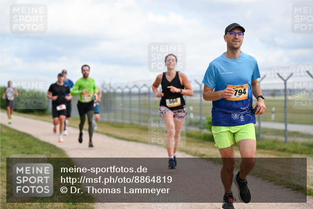 14.09.2025 - Airport Race Dr. Thomas Lammeyer http://msf.ph/oto/8864819 14.09.2025 12:05:00 Laufen 568, 794 meine-sportfotos.de