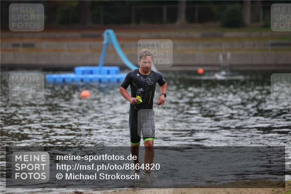 14.09.2025 - Stadtparktriathlon Michael Strokosch http://msf.ph/oto/8864820 14.09.2025 08:58:24 Schwimmen 311 meine-sportfotos.de