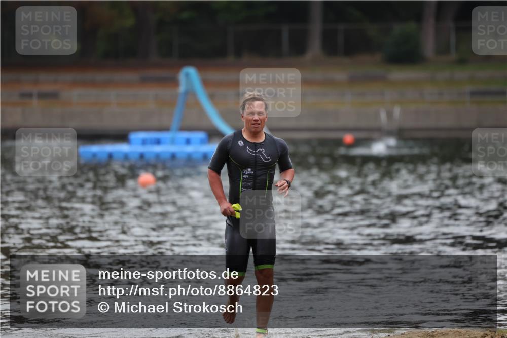 14.09.2025 - Stadtparktriathlon Michael Strokosch http://msf.ph/oto/8864823 14.09.2025 08:58:25 Schwimmen 311 meine-sportfotos.de
