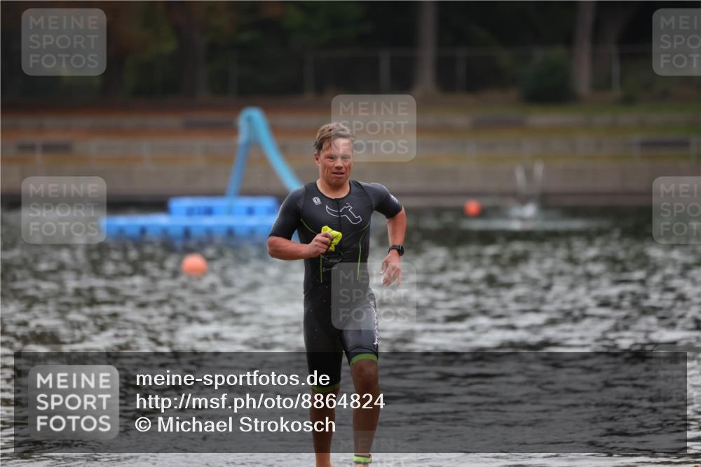 14.09.2025 - Stadtparktriathlon Michael Strokosch http://msf.ph/oto/8864824 14.09.2025 08:58:25 Schwimmen 311 meine-sportfotos.de