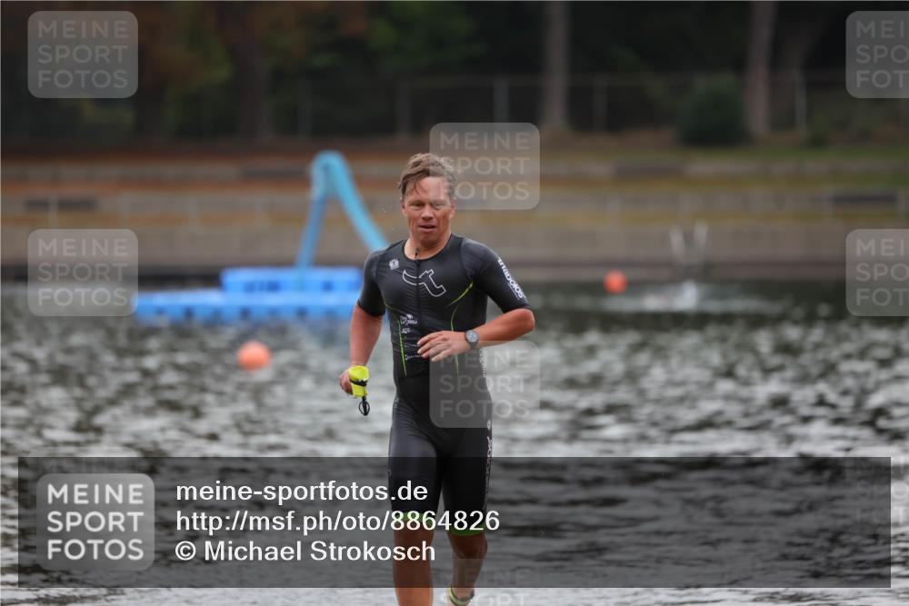 14.09.2025 - Stadtparktriathlon Michael Strokosch http://msf.ph/oto/8864826 14.09.2025 08:58:26 Schwimmen 311 meine-sportfotos.de