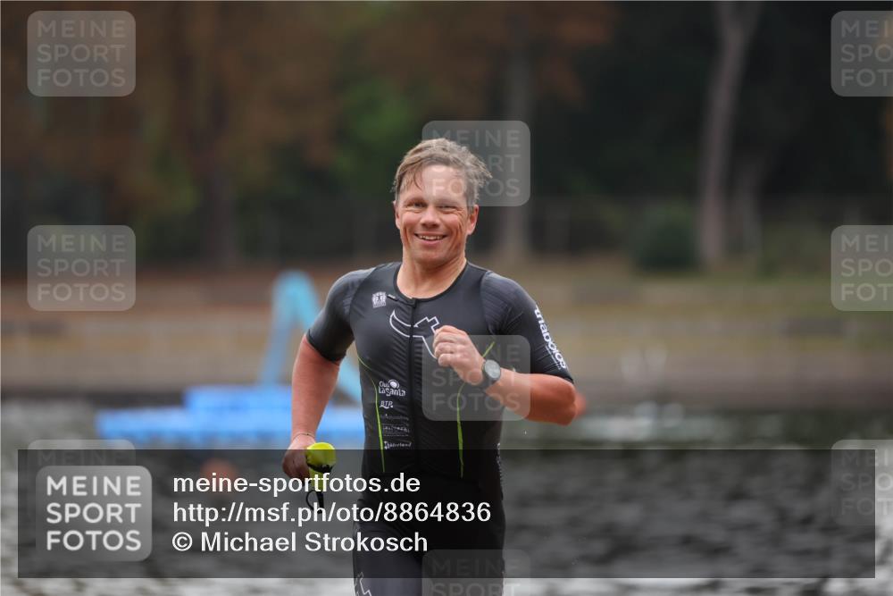 14.09.2025 - Stadtparktriathlon Michael Strokosch http://msf.ph/oto/8864836 14.09.2025 08:58:28 Schwimmen 311 meine-sportfotos.de