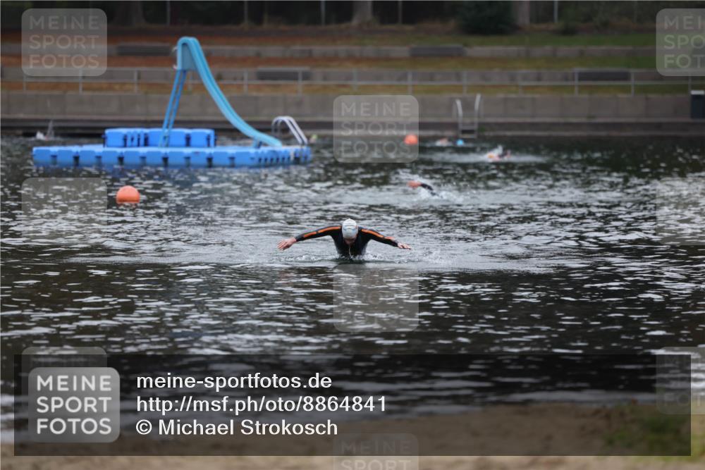 14.09.2025 - Stadtparktriathlon Michael Strokosch http://msf.ph/oto/8864841 14.09.2025 08:59:13 Schwimmen  meine-sportfotos.de
