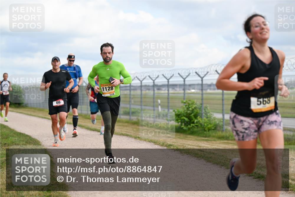 14.09.2025 - Airport Race Dr. Thomas Lammeyer http://msf.ph/oto/8864847 14.09.2025 12:05:01 Laufen 66, 1128, 1128, 568 meine-sportfotos.de