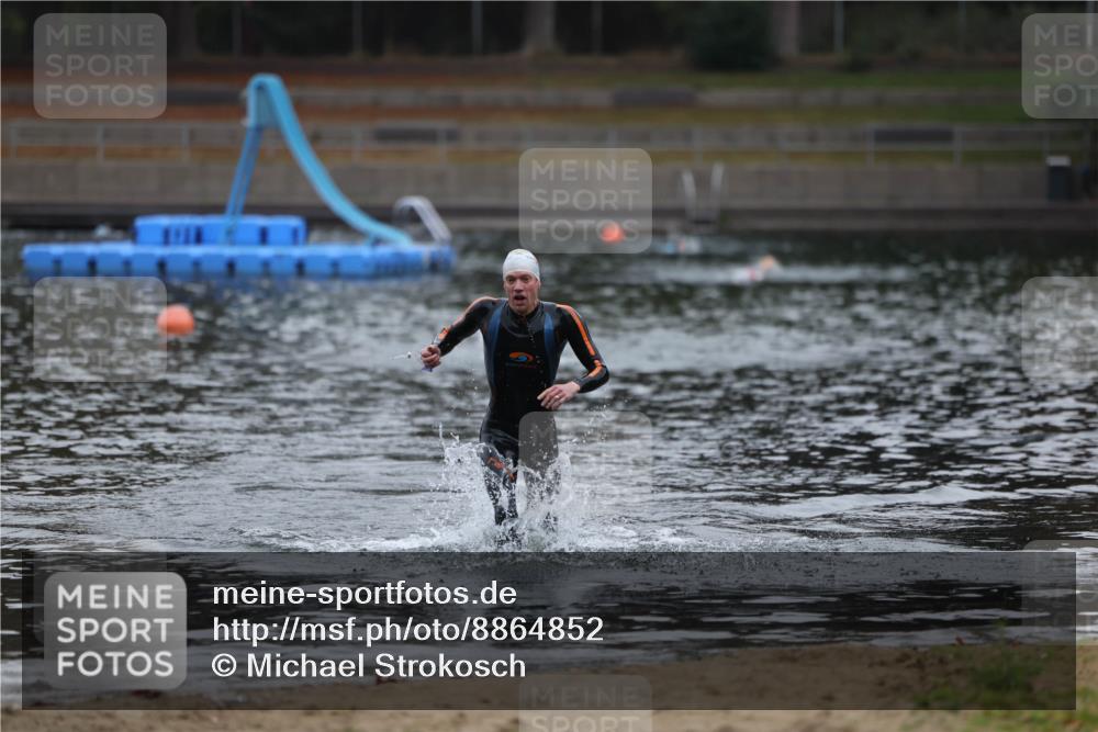 14.09.2025 - Stadtparktriathlon Michael Strokosch http://msf.ph/oto/8864852 14.09.2025 08:59:22 Schwimmen 413 meine-sportfotos.de