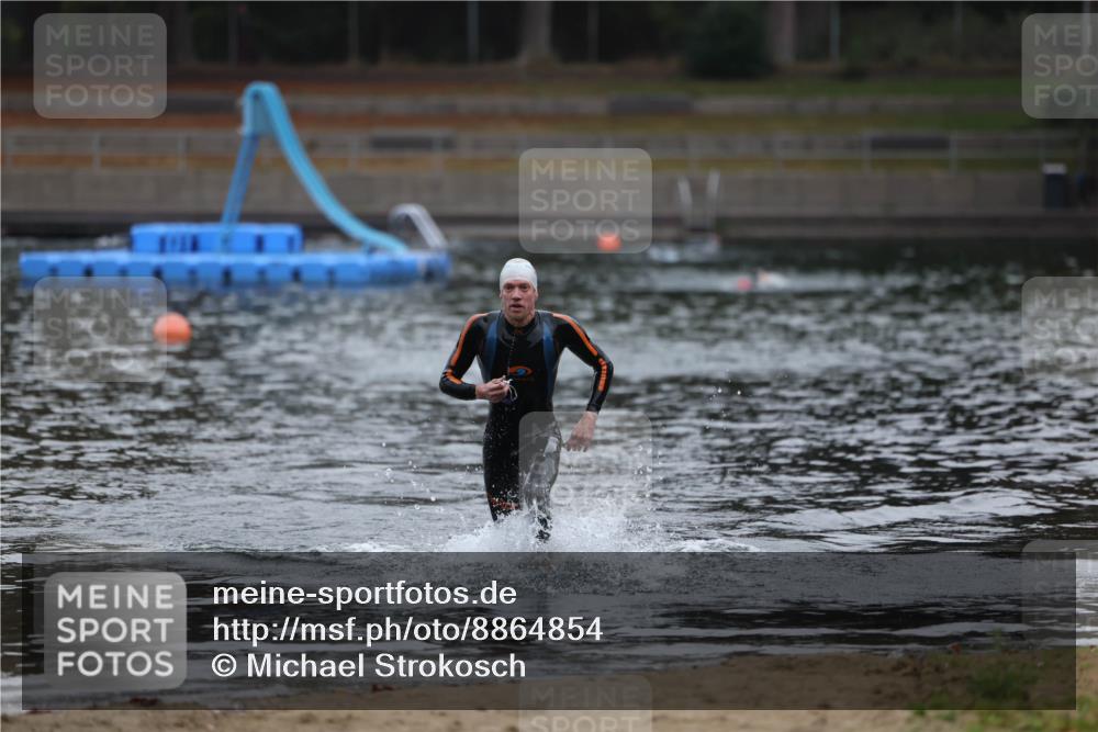 14.09.2025 - Stadtparktriathlon Michael Strokosch http://msf.ph/oto/8864854 14.09.2025 08:59:22 Schwimmen 413 meine-sportfotos.de