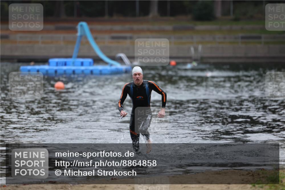 14.09.2025 - Stadtparktriathlon Michael Strokosch http://msf.ph/oto/8864858 14.09.2025 08:59:23 Schwimmen 413 meine-sportfotos.de