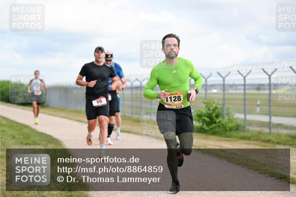 14.09.2025 - Airport Race Dr. Thomas Lammeyer http://msf.ph/oto/8864859 14.09.2025 12:05:02 Laufen 66, 1128, 1128 meine-sportfotos.de