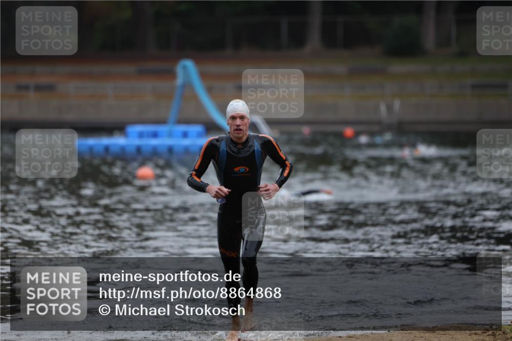 14.09.2025 - Stadtparktriathlon Michael Strokosch http://msf.ph/oto/8864868 14.09.2025 08:59:24 Schwimmen 413 meine-sportfotos.de