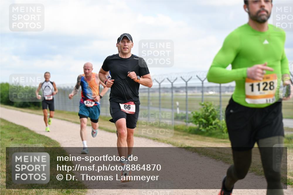 14.09.2025 - Airport Race Dr. Thomas Lammeyer http://msf.ph/oto/8864870 14.09.2025 12:05:03 Laufen 829, 66, 1128, 411 meine-sportfotos.de