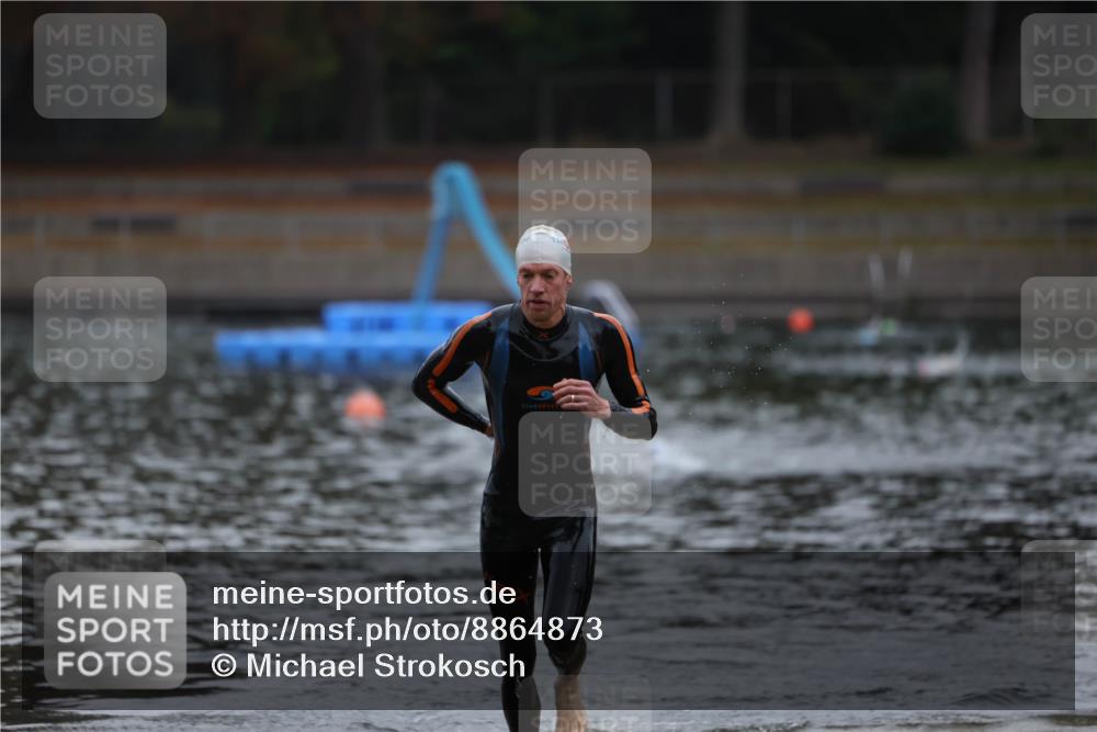 14.09.2025 - Stadtparktriathlon Michael Strokosch http://msf.ph/oto/8864873 14.09.2025 08:59:25 Schwimmen 413 meine-sportfotos.de