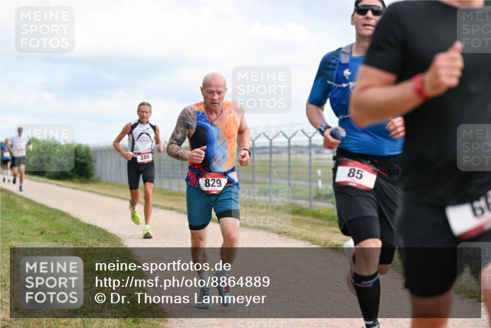 14.09.2025 - Airport Race Dr. Thomas Lammeyer http://msf.ph/oto/8864889 14.09.2025 12:05:05 Laufen 288, 829, 85, 6 meine-sportfotos.de