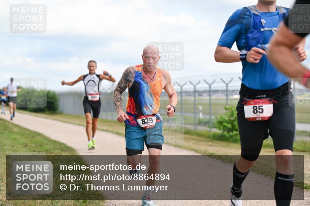 14.09.2025 - Airport Race Dr. Thomas Lammeyer http://msf.ph/oto/8864894 14.09.2025 12:05:05 Laufen 2010, 829, 85 meine-sportfotos.de