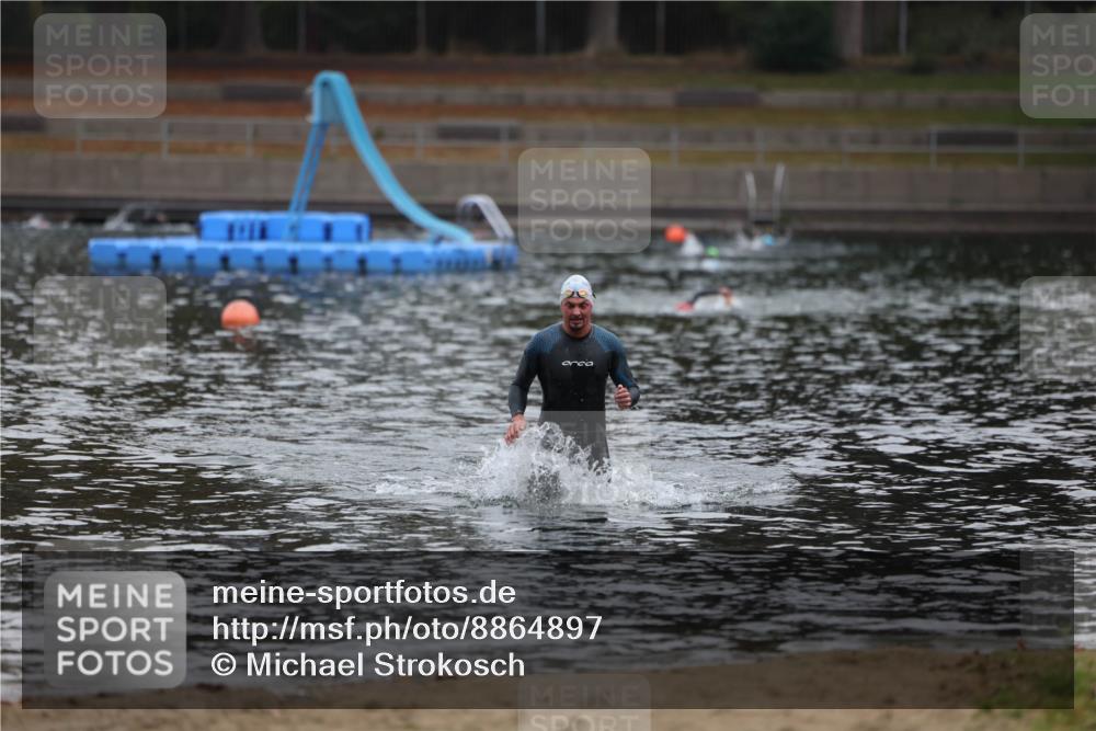 14.09.2025 - Stadtparktriathlon Michael Strokosch http://msf.ph/oto/8864897 14.09.2025 08:59:38 Schwimmen 414 meine-sportfotos.de