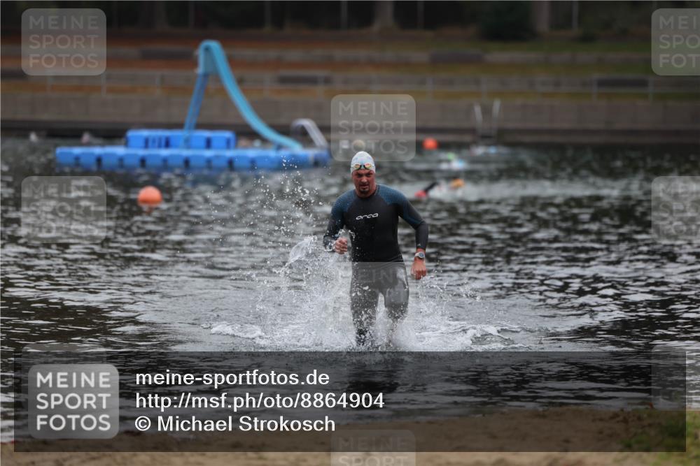 14.09.2025 - Stadtparktriathlon Michael Strokosch http://msf.ph/oto/8864904 14.09.2025 08:59:40 Schwimmen 414 meine-sportfotos.de