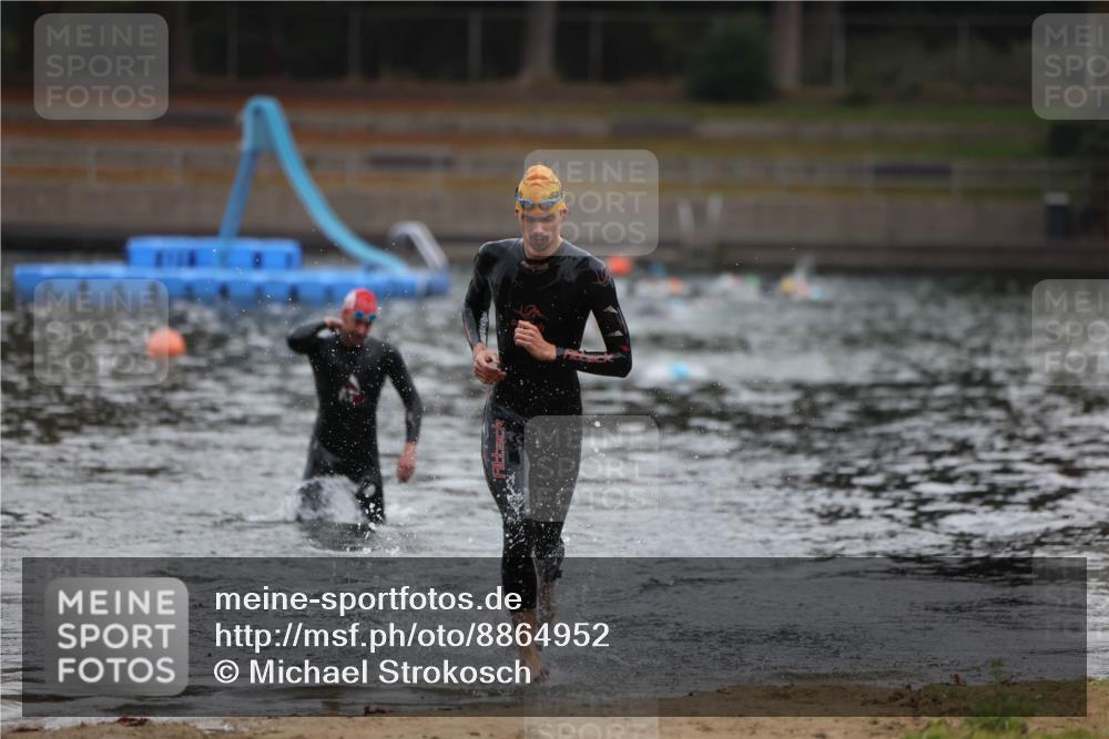 14.09.2025 - Stadtparktriathlon Michael Strokosch http://msf.ph/oto/8864952 14.09.2025 09:00:12 Schwimmen 405, 416 meine-sportfotos.de