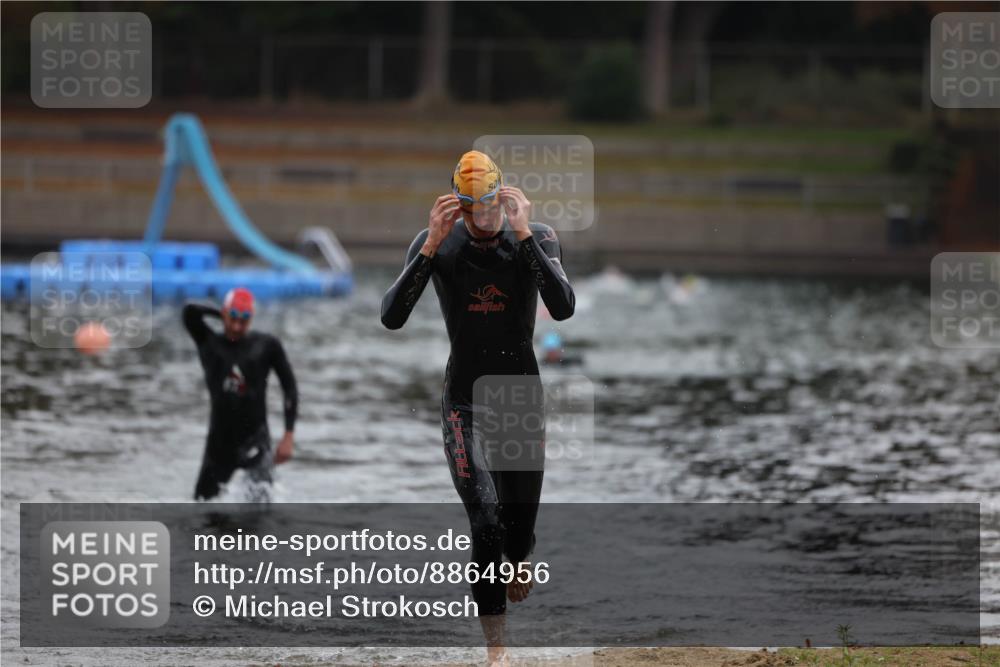 14.09.2025 - Stadtparktriathlon Michael Strokosch http://msf.ph/oto/8864956 14.09.2025 09:00:13 Schwimmen 405, 416 meine-sportfotos.de