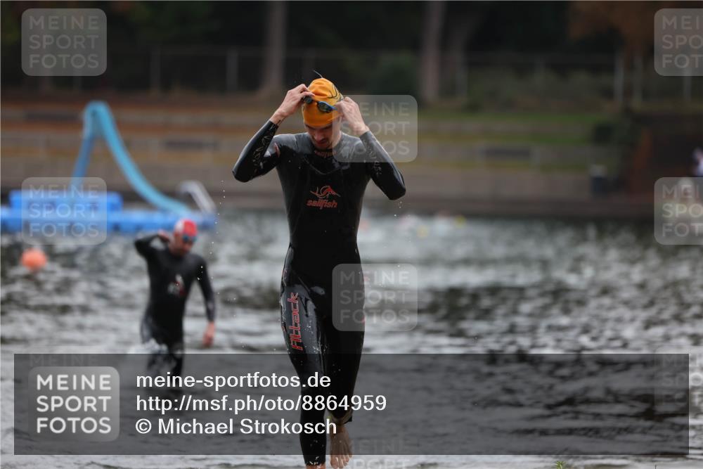 14.09.2025 - Stadtparktriathlon Michael Strokosch http://msf.ph/oto/8864959 14.09.2025 09:00:14 Schwimmen 405, 416 meine-sportfotos.de