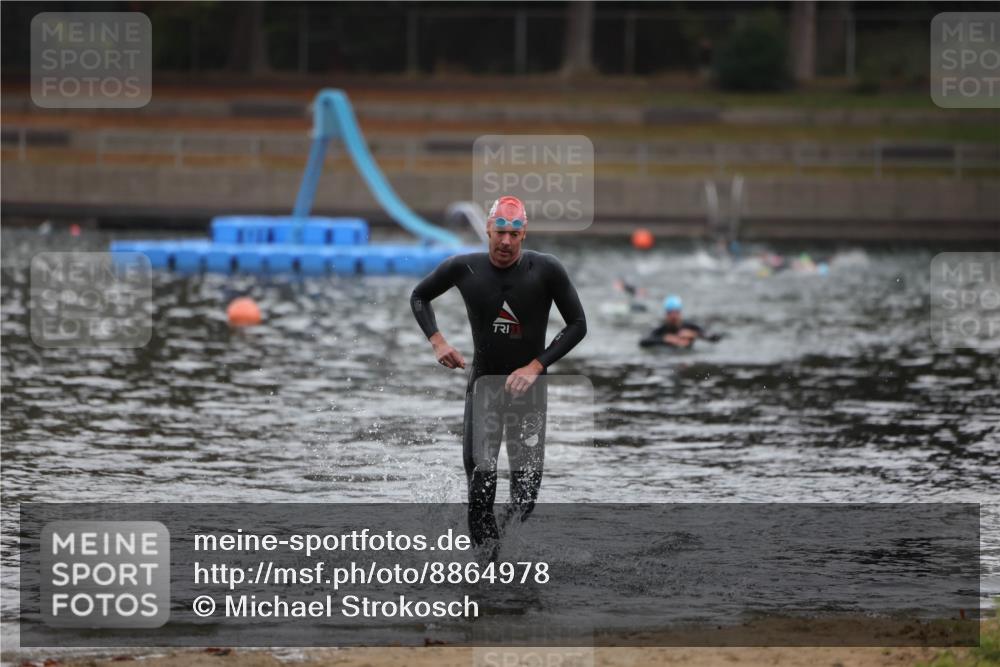 14.09.2025 - Stadtparktriathlon Michael Strokosch http://msf.ph/oto/8864978 14.09.2025 09:00:18 Schwimmen 405, 416 meine-sportfotos.de