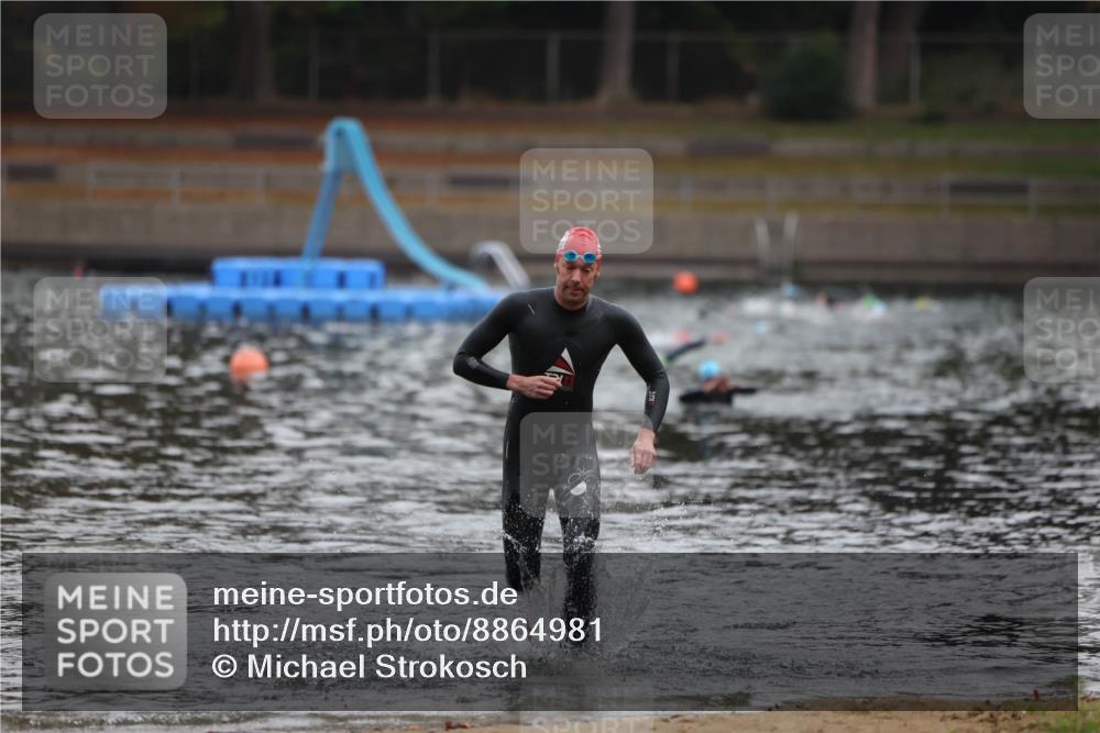 14.09.2025 - Stadtparktriathlon Michael Strokosch http://msf.ph/oto/8864981 14.09.2025 09:00:18 Schwimmen 405, 416 meine-sportfotos.de