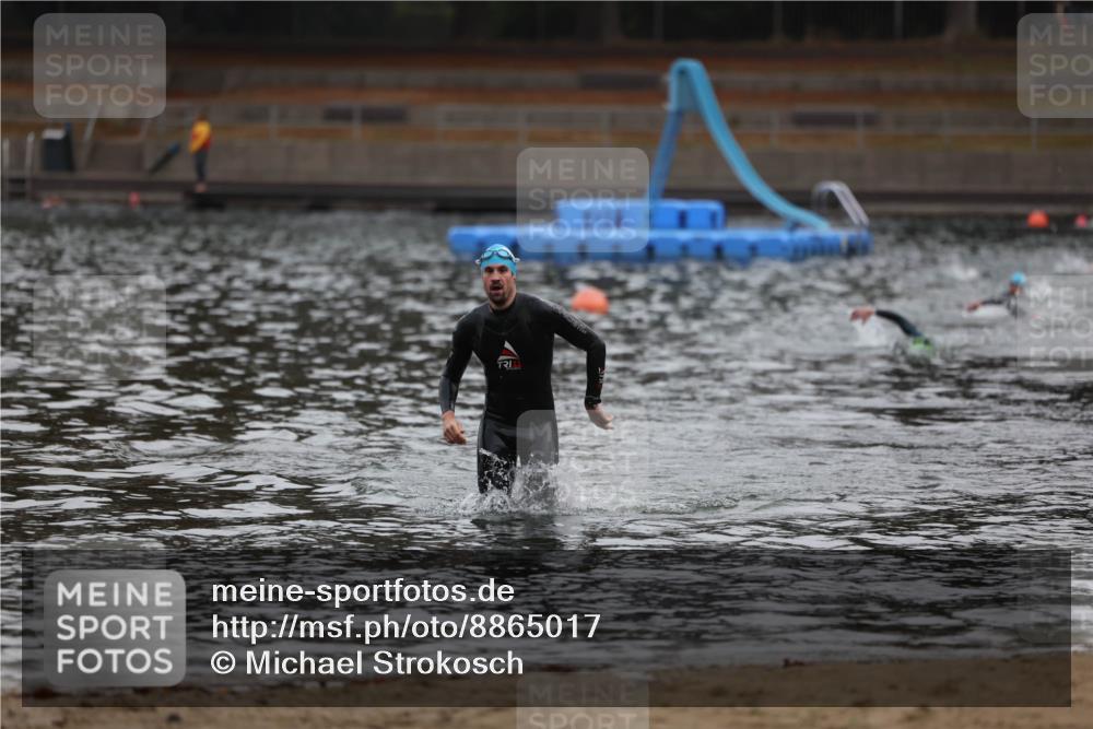 14.09.2025 - Stadtparktriathlon Michael Strokosch http://msf.ph/oto/8865017 14.09.2025 09:00:34 Schwimmen 435 meine-sportfotos.de