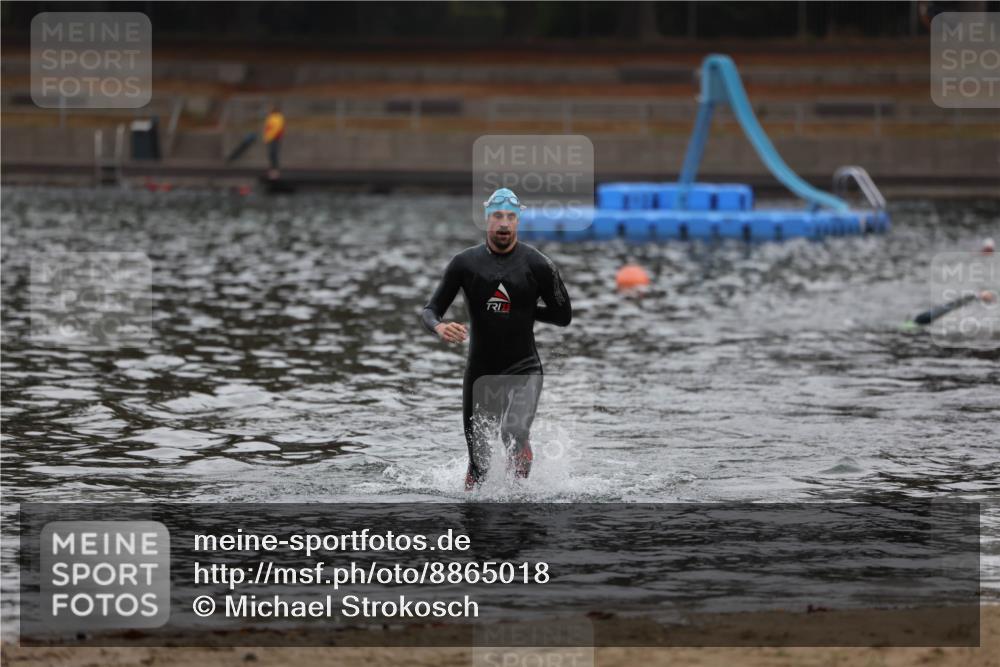 14.09.2025 - Stadtparktriathlon Michael Strokosch http://msf.ph/oto/8865018 14.09.2025 09:00:35 Schwimmen 435 meine-sportfotos.de