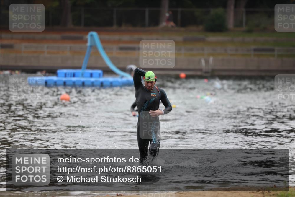 14.09.2025 - Stadtparktriathlon Michael Strokosch http://msf.ph/oto/8865051 14.09.2025 09:00:53 Schwimmen 394, 408 meine-sportfotos.de