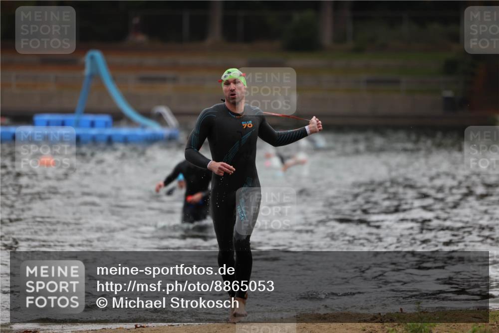 14.09.2025 - Stadtparktriathlon Michael Strokosch http://msf.ph/oto/8865053 14.09.2025 09:00:56 Schwimmen 394, 408 meine-sportfotos.de